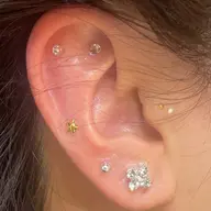 耳ツボジュエリー　お洒落しながら　健康を楽しむ！ダイエット　美容　耳ツボマッサージ付き　　¥3500(12個)