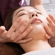 【小顔コース】エラ張り、むくみ、たるみを気にされてる方におすすめ！60分