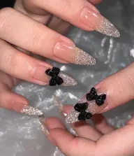 2本デザインネイル🦋🦋🦋