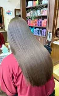 【圧倒的ツヤ感✨髪質改善酸性ストレートBIKAKU💎×顔まわり似合わせカット】【モニター様50%OFF‼️】