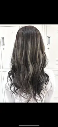 【ギャルが作る最強ハイライトカラー】（全体カラー＋ホイル20枚＋ハイライト部分のオンカラー＋コテ巻きorアイロン仕上げ）