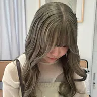 ✨透け感抜群✨明髪でも艶髪に♪ケアブリーチ+ケアカラー Wカラー/ダブルカラー/デザインカラー/ベージュ/ミルクティー