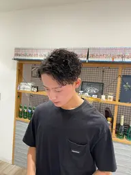 《学割》カット＋パーマ