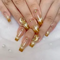 自爪チーク➕マグネットフレンチネイル+パーツ2個