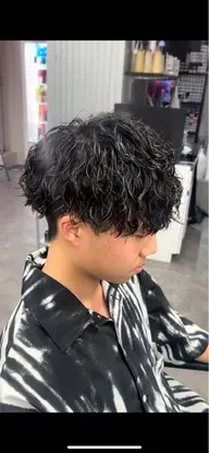 【⚡️縦落ちのシャープな質感⚡️】✂️メンズカット＋ツイストスパイラルパーマ✂️ 🔥持ちの良さ💯🔥