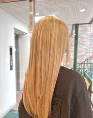 【¥17,400→¥5,000】 ケアブリーチ＋透明感ハイトーンカラー✨️