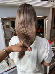 【🐝外国人風カラー🐝】3Dハイライトホイルプリーチ➕透明感カラー➕自社開発シルクトリートメント