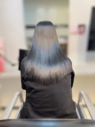 【1名限定】黒髪限定 縮毛矯正 ¥11,000