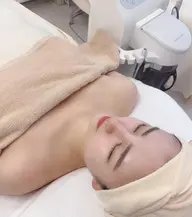 【4​〜​5月限定】トーンアップ＋紫外線ダメージ集中改善フェイシャル《¥7,700》