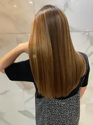 【ブリーチするならコレ✨】ブリーチ＋onカラー+髪質改善トリートメント ¥15900