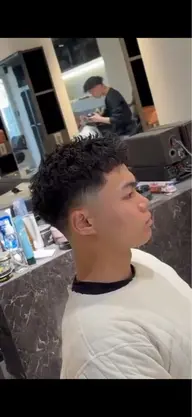 テーパーフェード×スパイキーアイロン(アイロンパーマ)