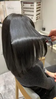 お悩み改善✨ツヤサラ!縮毛矯正!高級トリートメント付き!