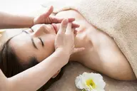 4月クーポン✨フェイシャルトリートメント+🆕水光肌パック付き⭐️頭皮もお顔もすっきり✨もちもちツルンツルン肌🍑