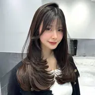 【🤍1日2名様限定🤍】大人っぽな韓国風暗髪🤍＋たっぷり動く🤍レイヤー＋ヒアルロン酸トリートメント＋コテ巻き仕上げ