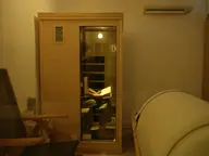 遠赤外線サウナ足裏陶板浴つきスッキリ汗だくデトックスお着替えシリカ水つき