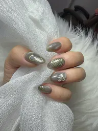 •	店内180デザインからお好きなデザインをお選びいただけます	•	カラー変更OK.180分以内で可能なデザインまで