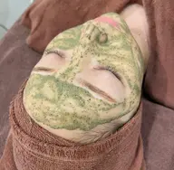 ニキビのお悩みの方💁‍♀️REVI陶肌トリートメント🌹🌿ハーブピーリング（毛穴洗浄/モデリングパック付）