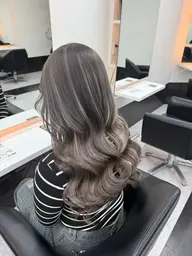 立体感up✨【ハイライト×透明感カラー×トリートメント🤍】