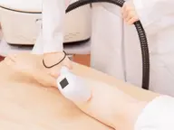 【最新LED脱毛】 両脚