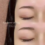 ⚪️眉wax / 骨格やお好みの形に合わせて🫧(Wax.メイク.カット)
