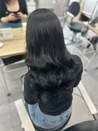 【韓国風ブルーブラック🇰🇷💙】艶カラー➕保湿トリートメント🌷🫧