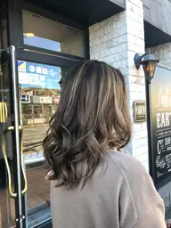 【大人の女性にも☆】バレイヤージュ(ブリーチ+フルカラー)内部補強トリートメント