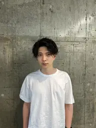 《短くせずに気分は変えたい、伸ばしているけどイメチェンしたい》　メンズパーマのみ