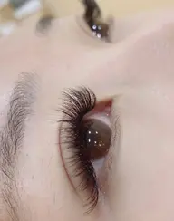 ✨フラットラッシュ付け放題7000円。1番自まつげに対して負担がない毛質。^_^3回目まで同じ料金