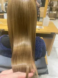 【広がり・ウネリ改善】自然な仕上がりの美髪縮毛矯正(カット追加可) ¥12900