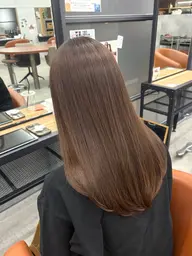 梅雨前に☔️うる艶縮毛矯正👩🏻