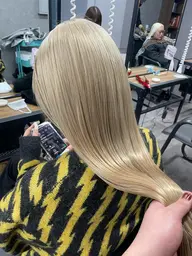 🌈【minimo限定クーポン】🌈💘ホワイトブリーチ+カラー+プレTR💘