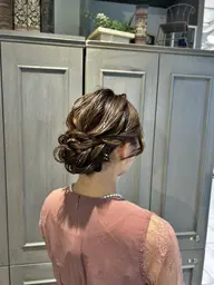 【落ち着いた雰囲気に✨】王道シニヨンアレンジ💐💖