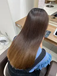 湿気に負けない🎵ツヤサラ🫧縮毛矯正(髪質改善)