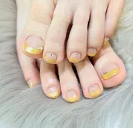 フット　フレンチ　【ケア＆オフ込み】　￥7570・予約の際に、オフ(あり、なし)・補強、長さ出し(本数)等お伝え下さい