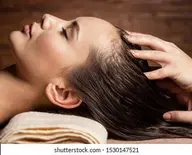 肩甲骨までしっかりほぐすヘッドマッサージ💆‍♀️