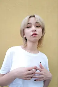 【ダメージレス】ケアブリーチ＋ツヤ透明感カラー＋骨格補正カット＋髪補修トリートメント