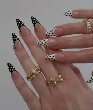 ドット柄フレンチネイル¥8000