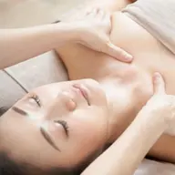 肩・首の凝りがつらい方に人気のコース　もちろん気になるお顔のケアもできます