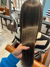 人気Ｎｏ．5🌟 似合わせカット＋髪質改善トリートメント