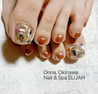 極美アート(150分) アート本数計4本まで。足の爪に負担をかけない薄づきカラーリング。巻き爪ケアの同時施術も可能です。