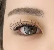 12月前半限定《割引価格》🤍歴10年ベテランアイリスト施術【最新エクパ】エクステ120本✖️パーマ🩵