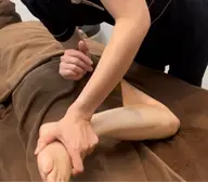 浮腫解消✨腰痛改善【背面下半身深圧スポーツアロマリンパ30分】※ハンドorヘッド¥1,000オススメです。