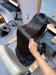 【★ミニモ学割★艶髪になりたい方へ🌟】美髪縮毛矯正✨️+炭酸泉marbb🫧