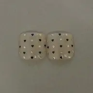 フット🦶ハートとラインストーンで作るドットネイル💍🖤