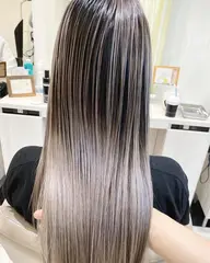 【透明感のある色味🫧】ダメージレス透明感🎶イルミナカラー✨