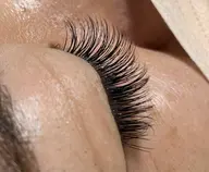 🍬フラットラッシュつけ放題(180本まで)🍬オフ込み +550円でWフラット +1100円でLEDエクステに変更可