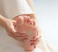 NEW🆕✨足裏の角質除去🐾 サンダルの季節に向けて是非👡☺️施術時間約30分⌛️