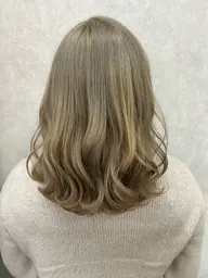 🎨全体ブリーチ & 低アルカリカラー