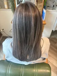 【当日予約OK】似合わせレイヤーカット+ケアブリーチオンカラー〈バレイヤージュ系スタイル〉+トリートメント