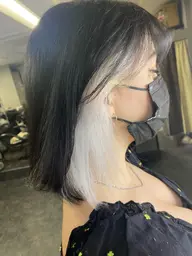 ポイントカラー🩵インナー、イヤリングカラー　裾カラー